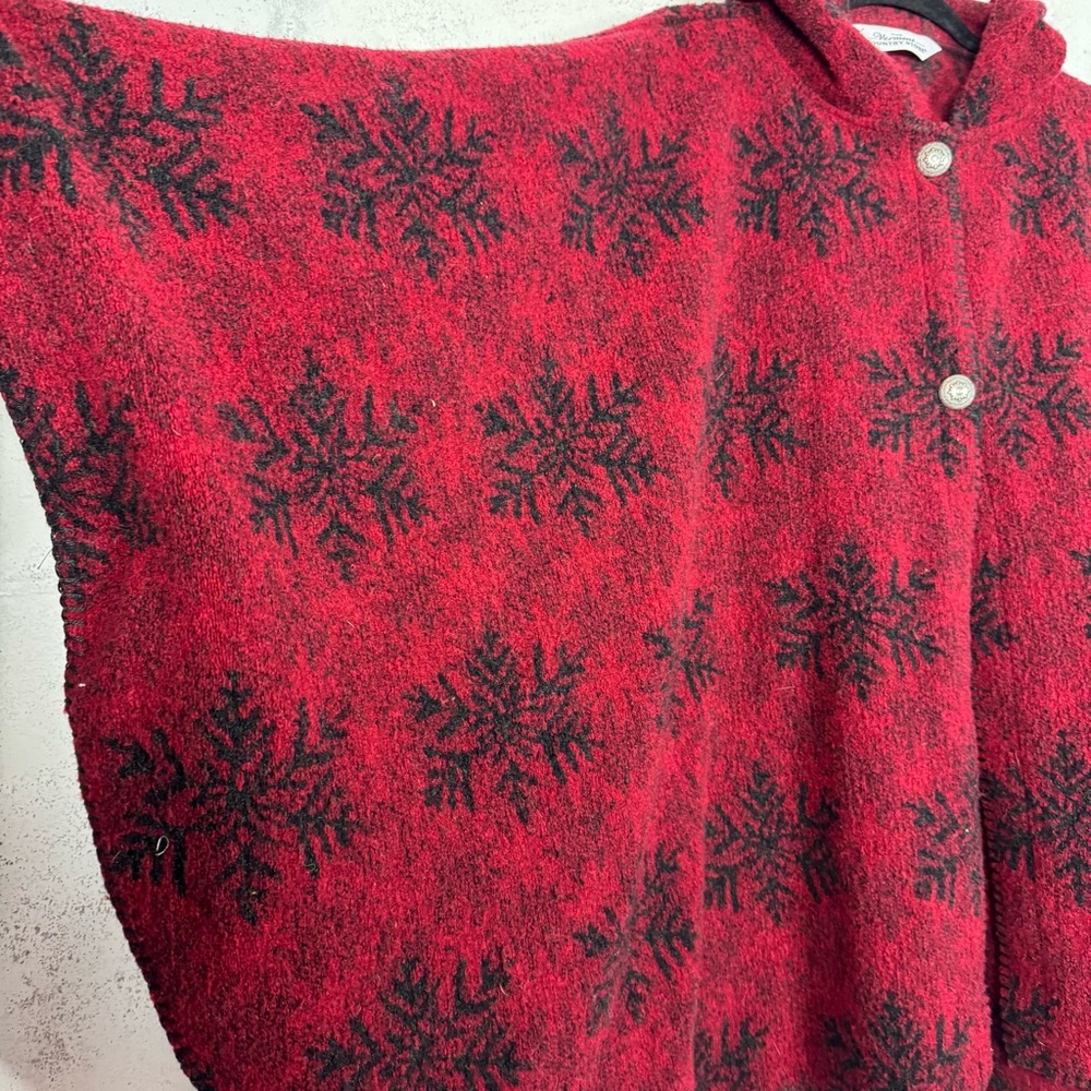 The Vermont Country Store Snowflake Hooded Poncho Cape Shawl Sweater - Picture 5 of 10